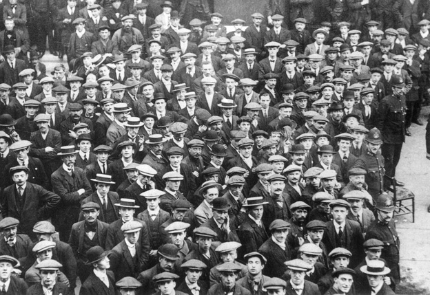 British volunteers for "Kitchener's Army" waiting for their pay in the churchyard of St. Martin-in-the-Fields, Trafalgar Square, London, August 1914.